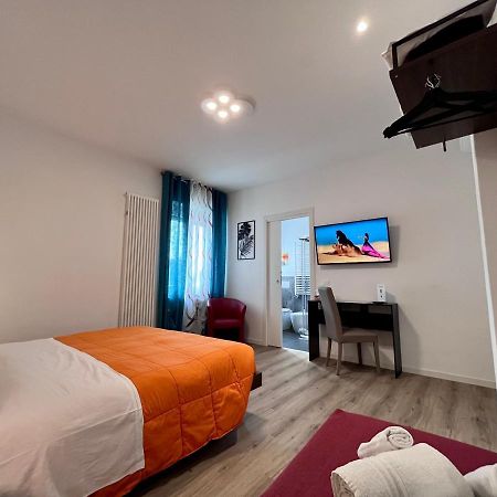 Verona Rooms 109 ภายนอก รูปภาพ