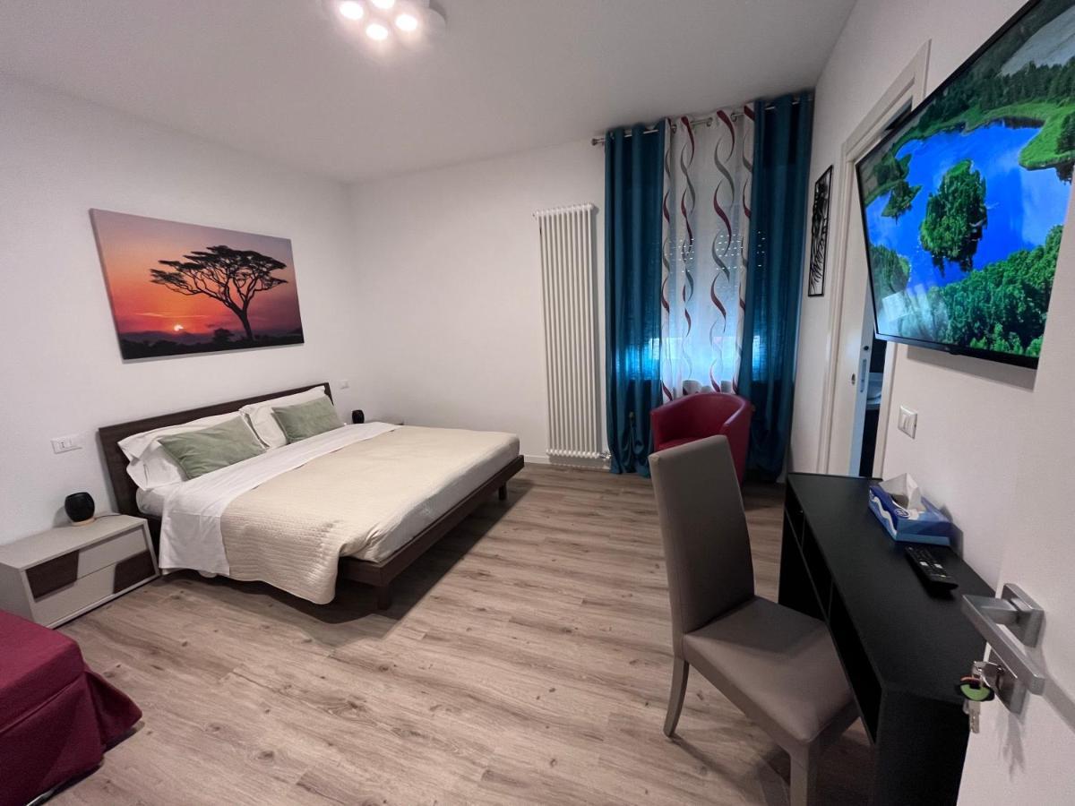 Verona Rooms 109 ภายนอก รูปภาพ