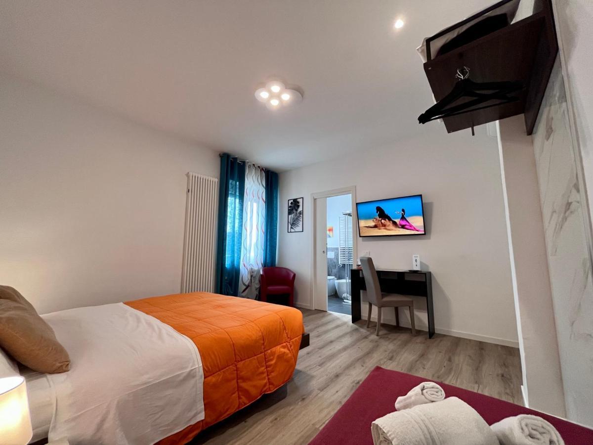 Verona Rooms 109 ภายนอก รูปภาพ